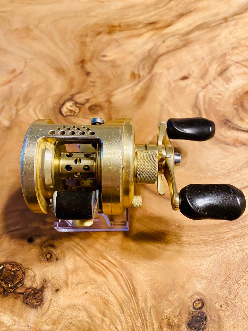 シマノ カルカッタコンクエスト100 01 右巻き