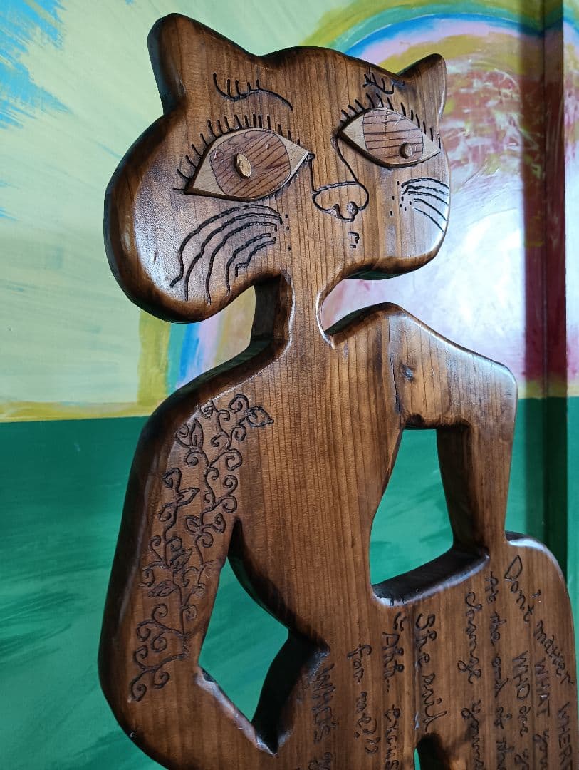 特大　猫型　木製アート彫刻　玄関先など幸せ招く猫