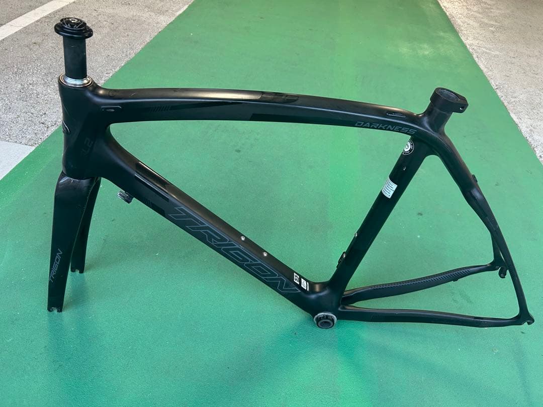 ◆カーボンロードバイク重量1.78kg【TRIGON】完成車で定価29万円程の物