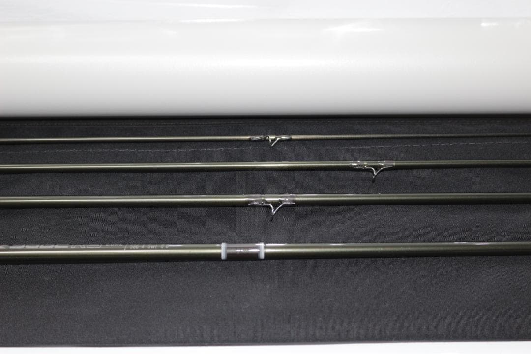 セージ　Sage　R8 Core　8.5ft　5番　竿袋&ケース付き　未使用