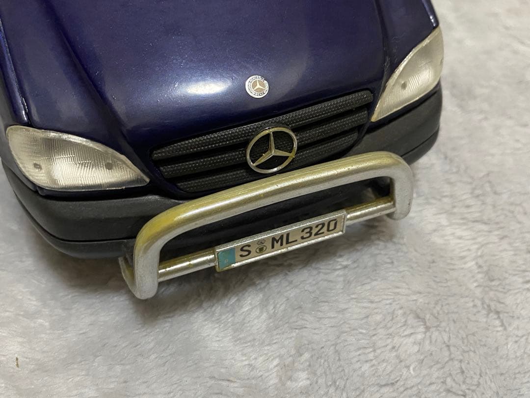 ミニカー Maisto Mercedes-Benz ML320 1/18