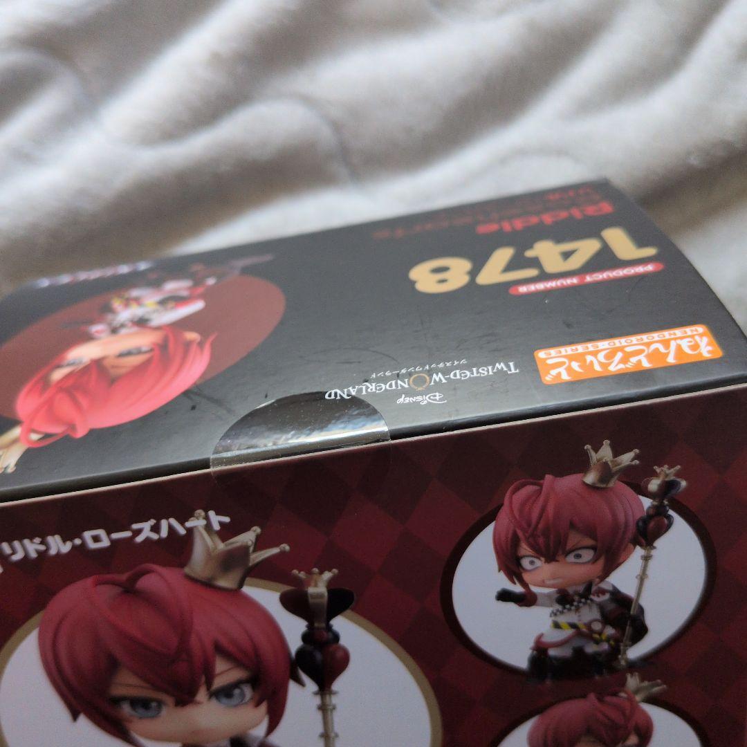 新品未開封　ツイステ　リドル・ローズハート　ねんどろいど