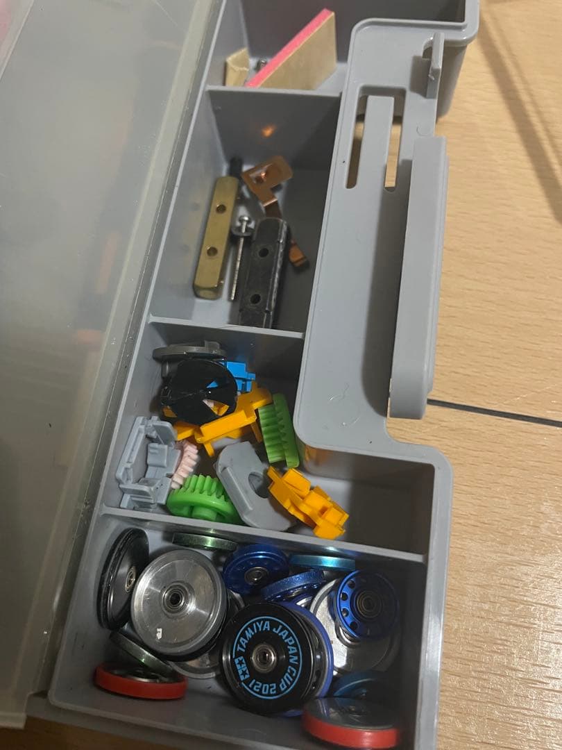 ミニ四駆 引退セット 3段ケース付き パーツ多数