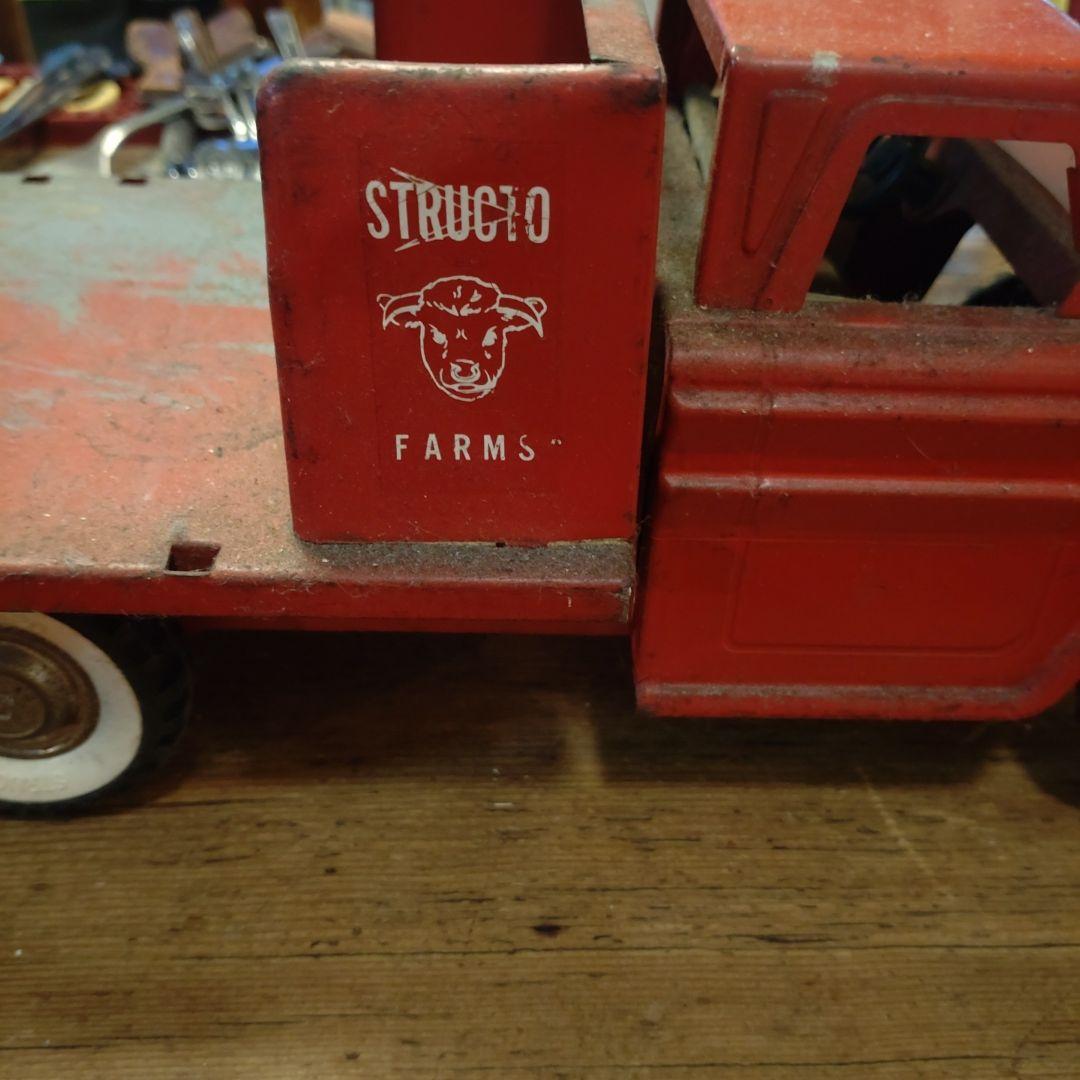 店じまいアメリカレトロ 赤 トラック おもちゃ