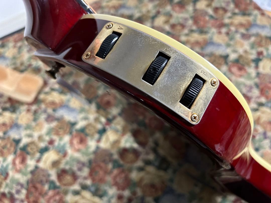 ギター Gibson Chet Atkins SST Maple Top