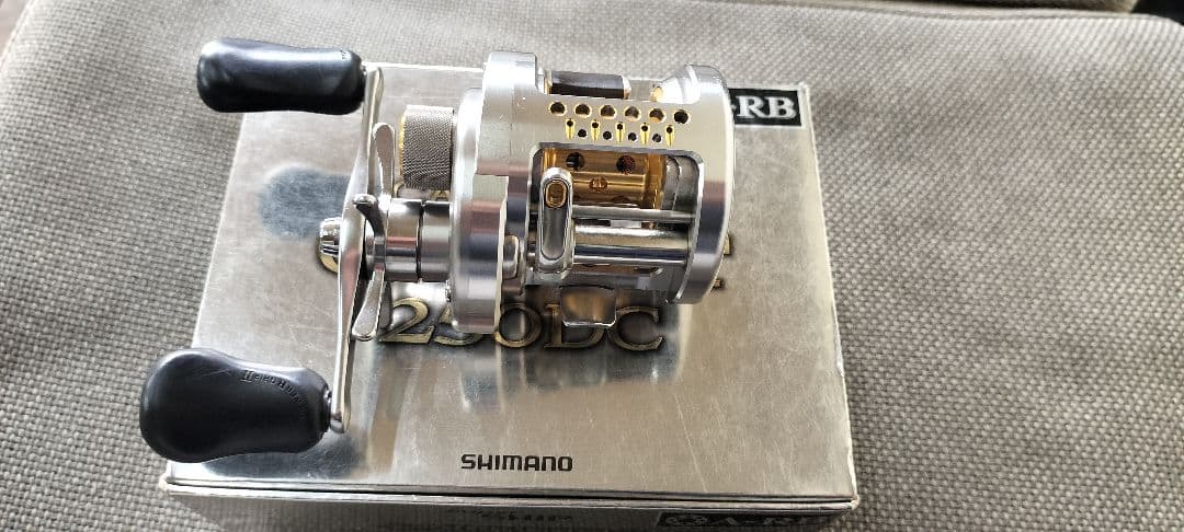 シマノカルカッタコンクエスト 250DC 右巻き
