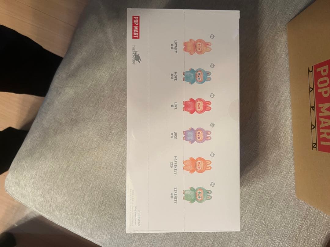 [Sakura] 正規品・未開封LabubuBig into Energy