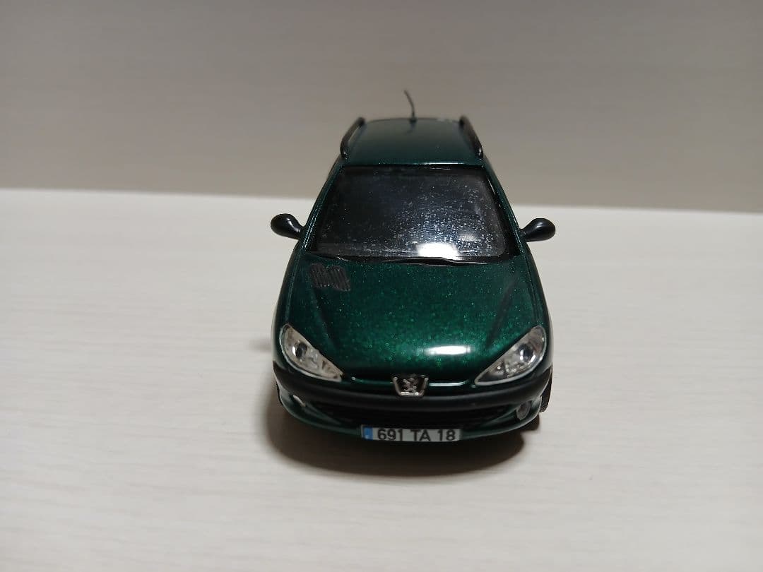 NOREVノレブ製 Peugeotプジョー206SW 1/43スケールミニカー