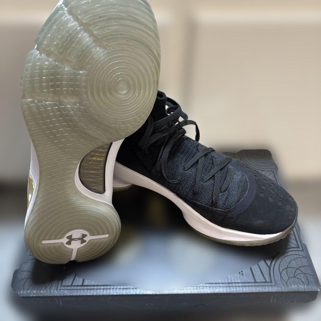 Under Armour Curry 4 ブラック/ゴールド