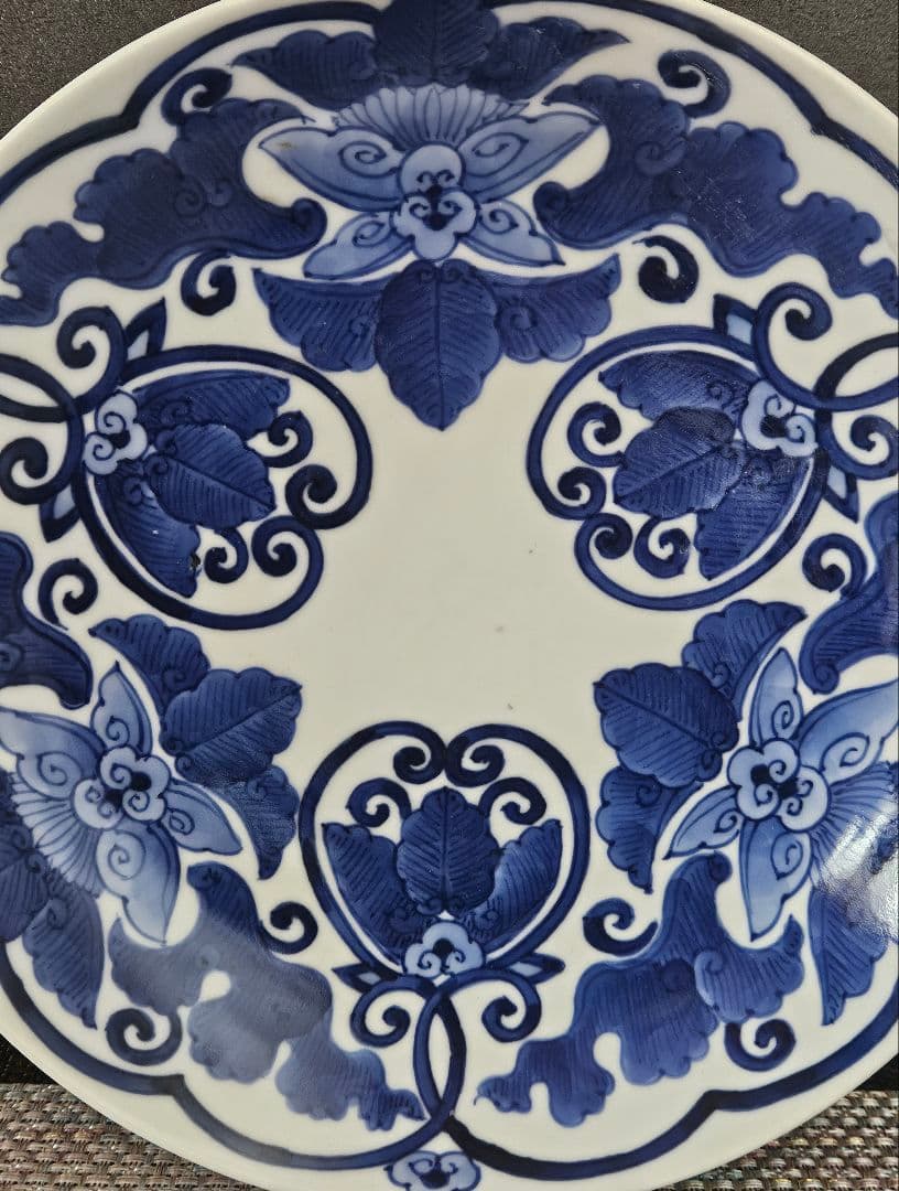 名品❗】 江戸時代後期　後期鍋島　藍鍋島　花に唐草文　径約20.9cm　櫛高台皿