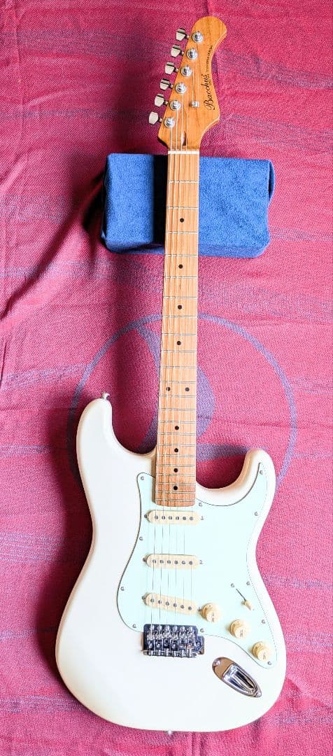 Bacchus ストラトキャスター SSS オリンピックホワイト