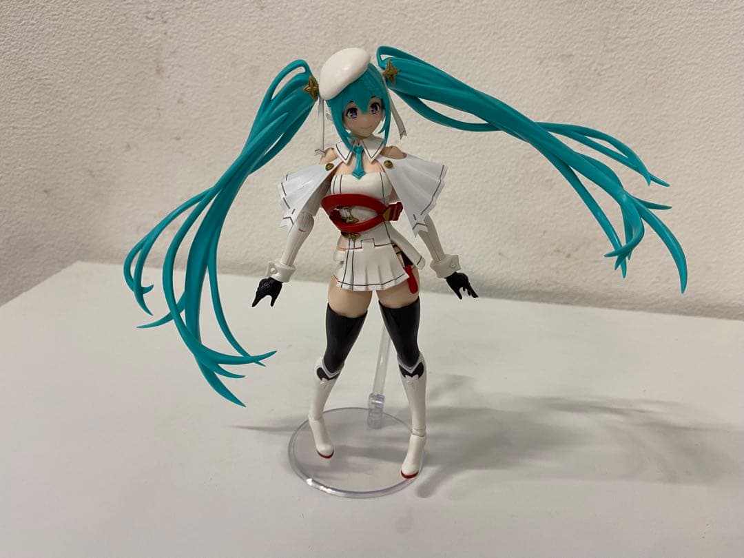 ID8731: 4体セット 初音ミク レーシングミク フィギュア 2023