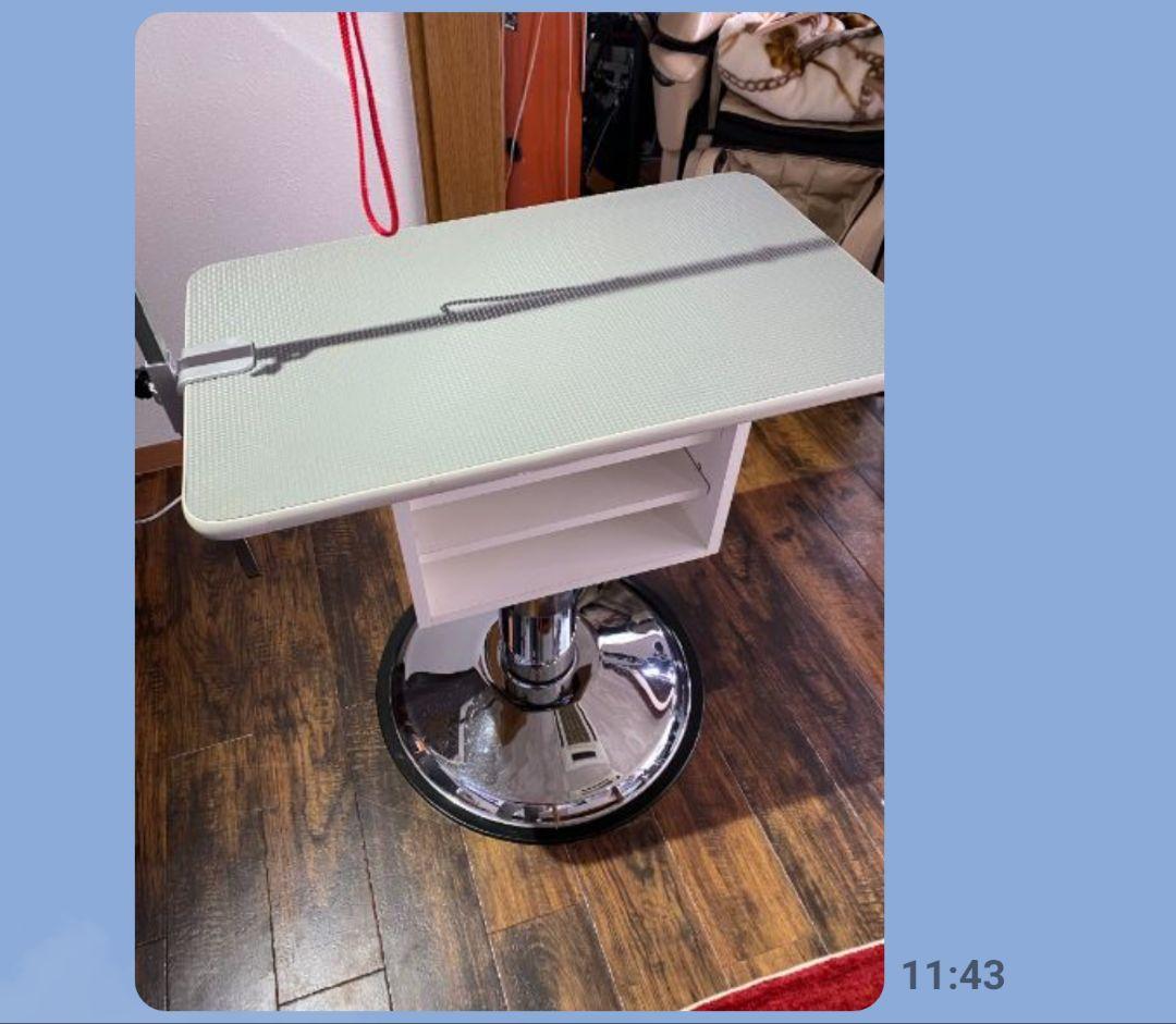 グラミープロ７５０　ラウンド油圧式トリミングテーブル(外付けアーム付き)