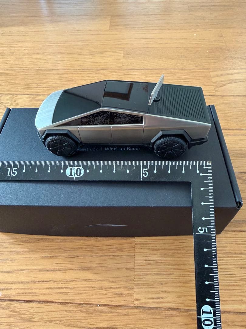 Cybertruck Wind-up Racer シルバー/ブラック 約15cm
