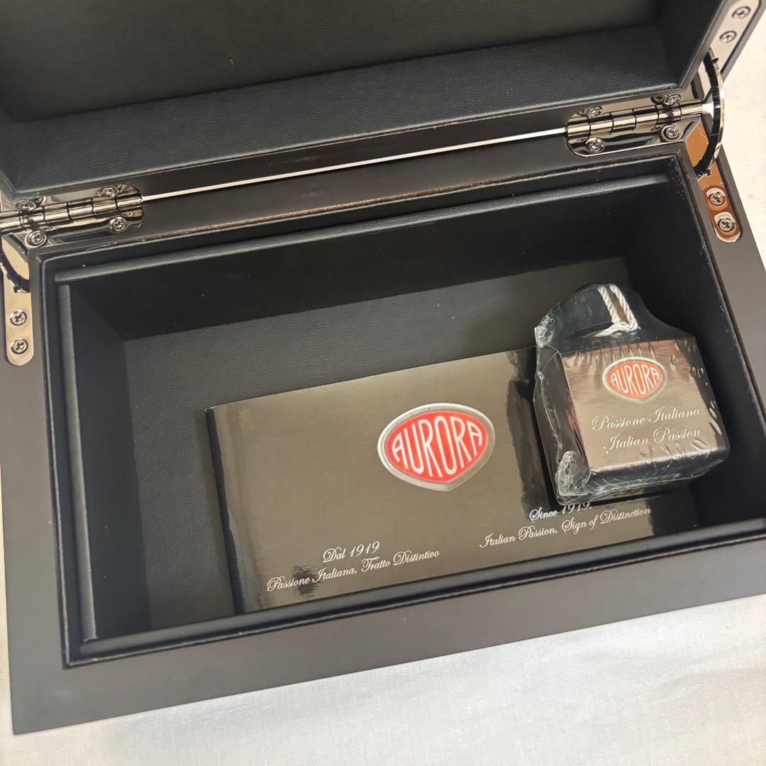 アウロラオプティマAURORA Optima万年筆EFブラックパール