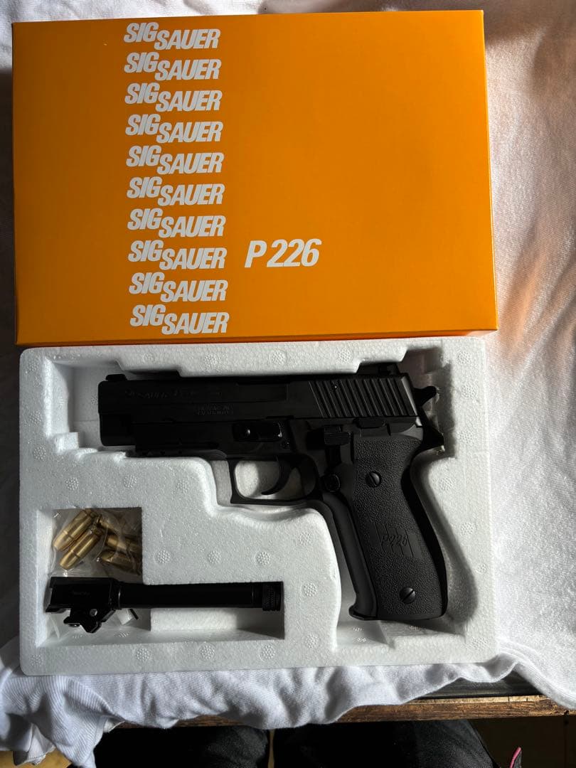 モデルガン　SIG SAUER P226 フルHWモデル Ev2サプレッサ−付き