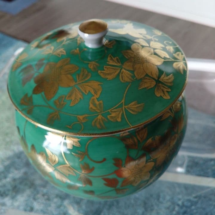 人間国宝吉田美統⭐︎金彩花唐草文 蓋物⭐︎九谷焼⭐︎新品未使用