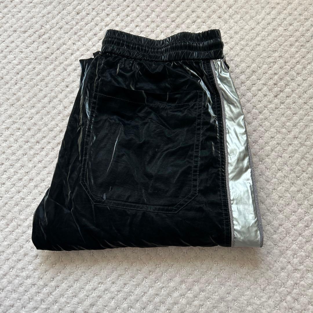 Onitsuka Tiger オニツカタイガー　 トラックパンツ　光沢