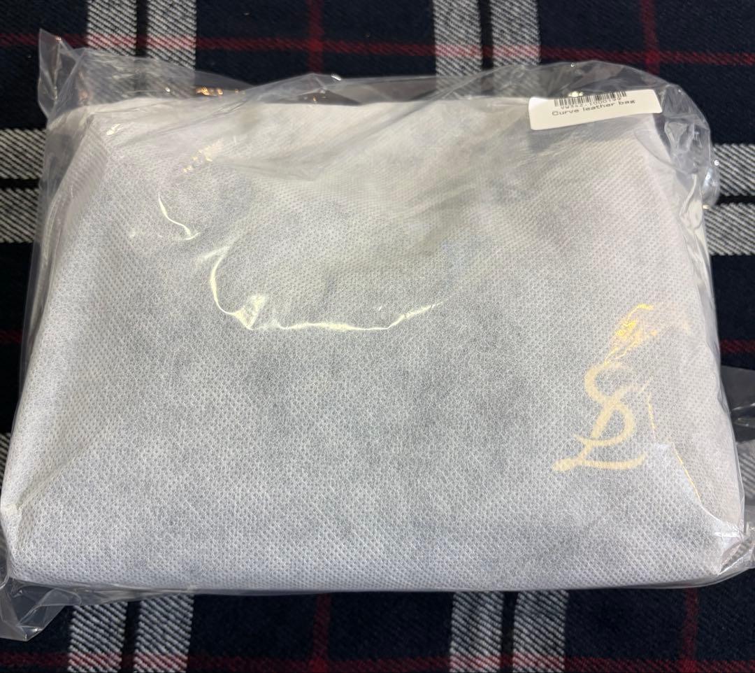 SULA カズタ　Curve leather bag n.SSign