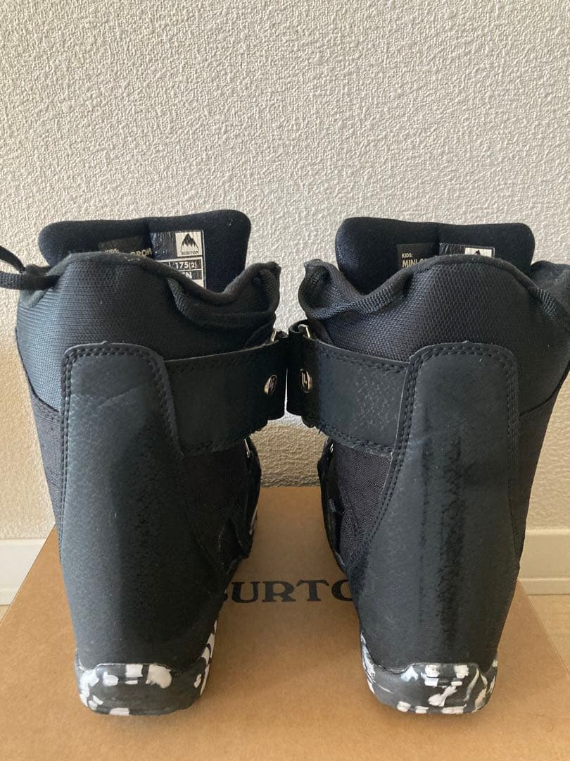 【チャムス】BURTON mini Grom子ども用スノーボードブーツ