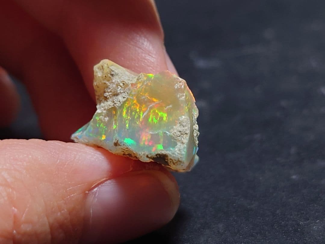 エチオピアウェロ産　オパール　ジュエリーグレード　原石　鉱物標本