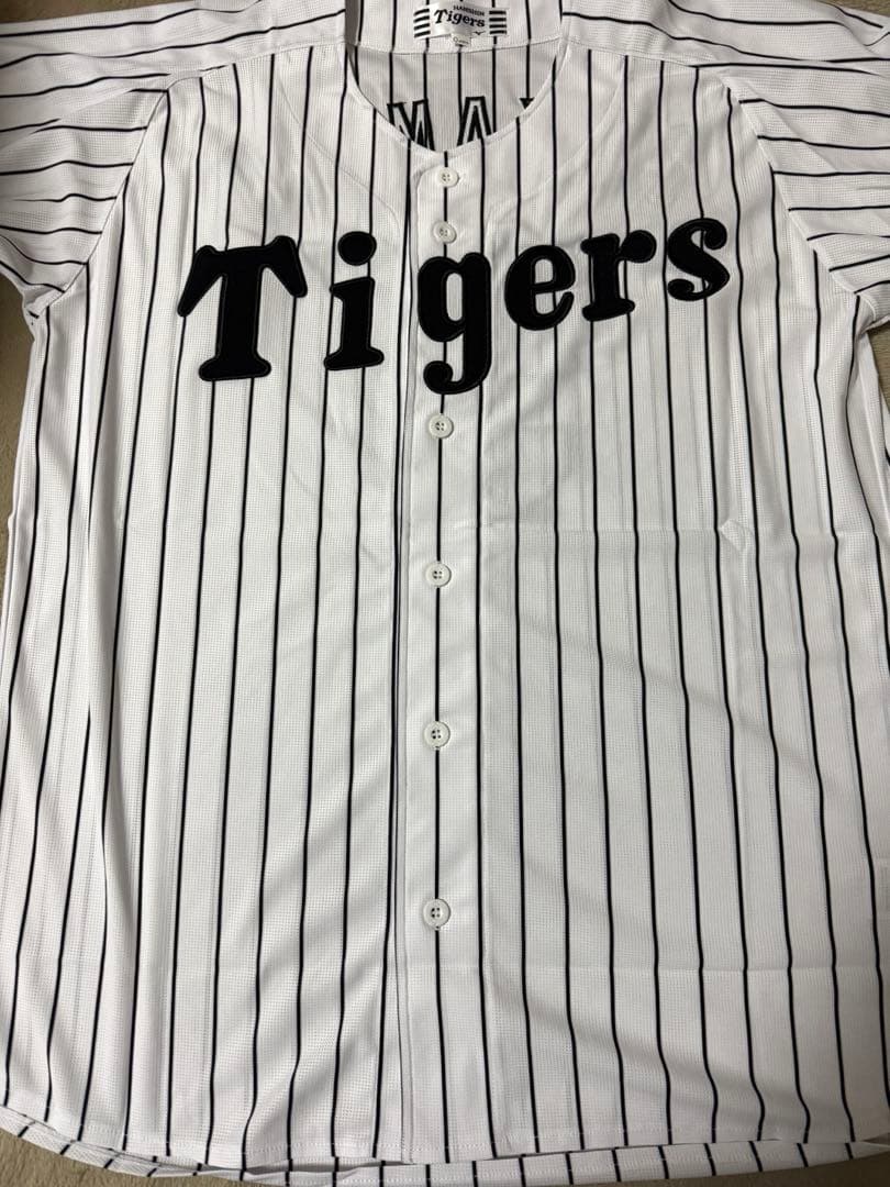 阪神タイガース近本光司選手直筆サインユニフォーム90周年　Oサイズ写真付き