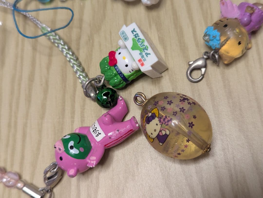 【ご当地】激レア　詰め合わせ　ストラップ　キーホルダー　鏡　文房具