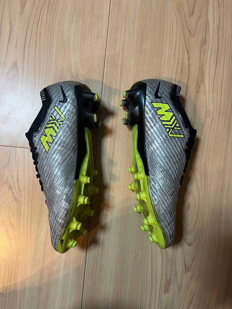 NIKE マーキュリアル