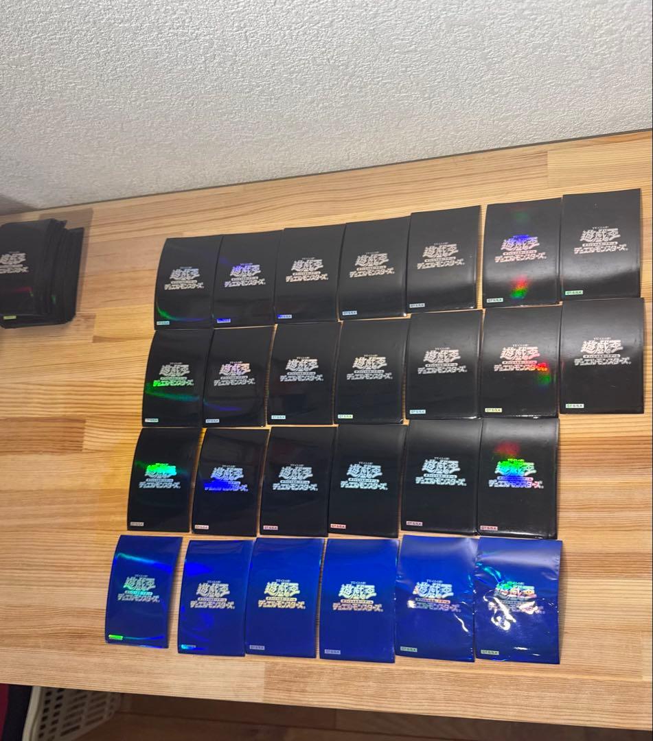 遊戯王OCG スリーブセット 黒116枚　青6枚