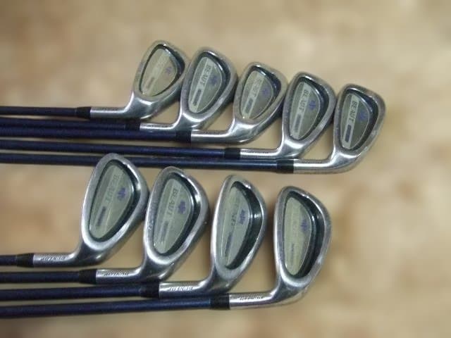 男性初心者用　ゴルフセット　１Wはデカヘッド　NIKEゴルフバック全１３本