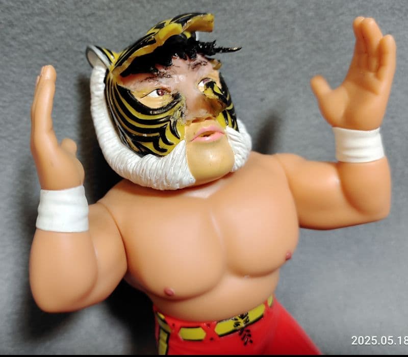 4代目タイガーマスク マスク剥ぎ 素顔見え カスタムソフビ HAO絶版 覆面剥ぎ