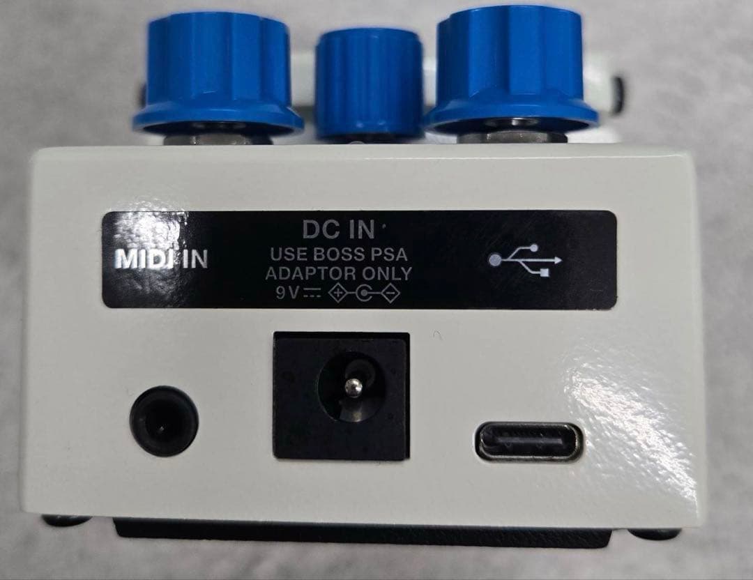 話題の　BOSS Plugout FX PX-1 ギターエフェクター