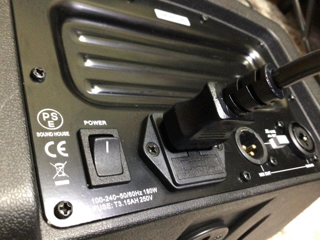 CLASSIC PRO / MoniOne ポータブルPAスピーカー