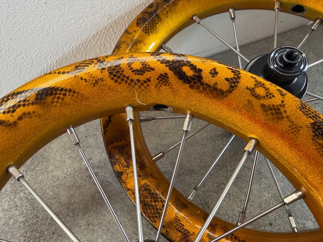 【中古】マッハビット　V3 カーボンリム　16スポーク　カスタムリム　ランバイク