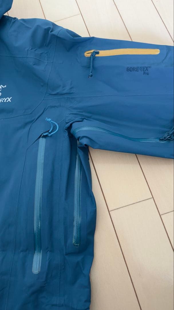 ARC'TERYX Theta SVX Sサイズ　色Thelo blue