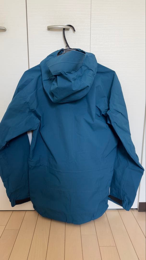 ARC'TERYX Theta SVX Sサイズ　色Thelo blue