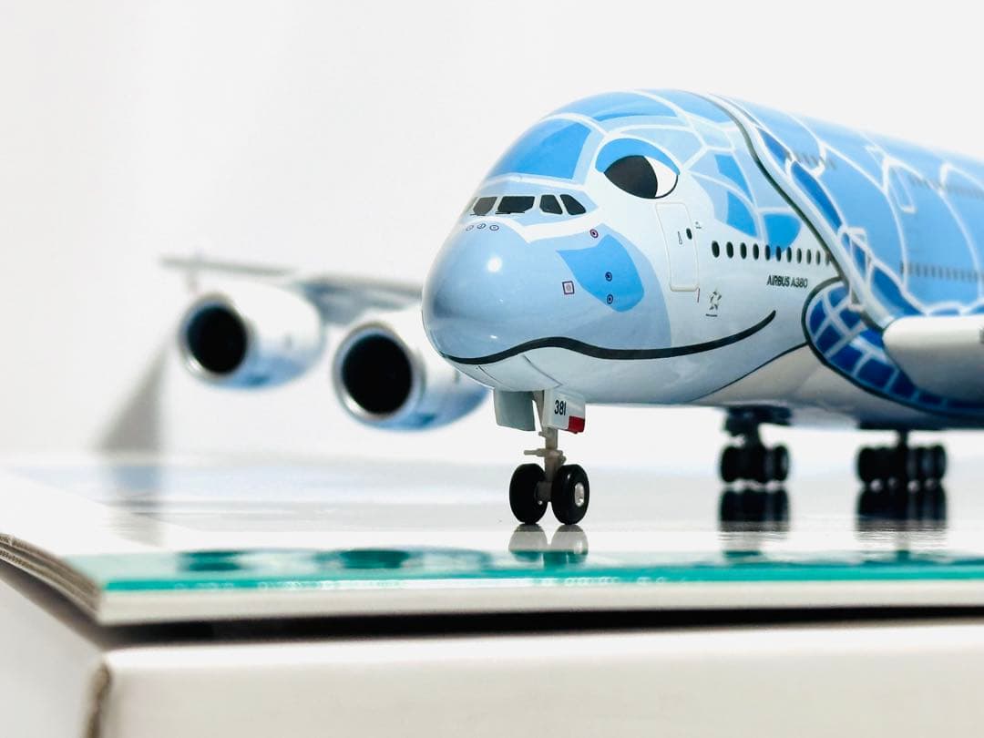 全日空商事 1/200 ANA エアバスA380 フライングホヌ