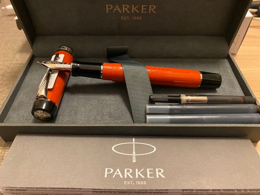 Parker Duofold 万年筆 ビックレッド 細字センテニアル 保証書付き