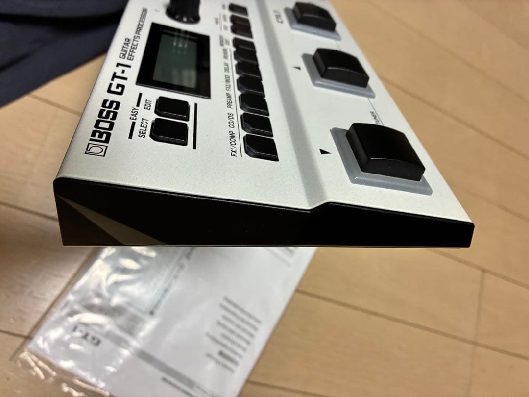 BOSS GT-1 限定ホワイト 新品電源アダプター、解説本付き