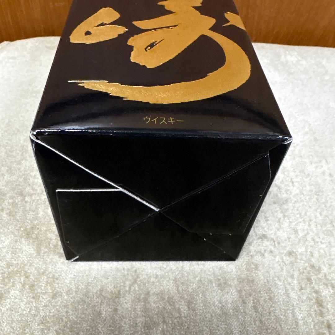 山崎18年の空瓶，空箱