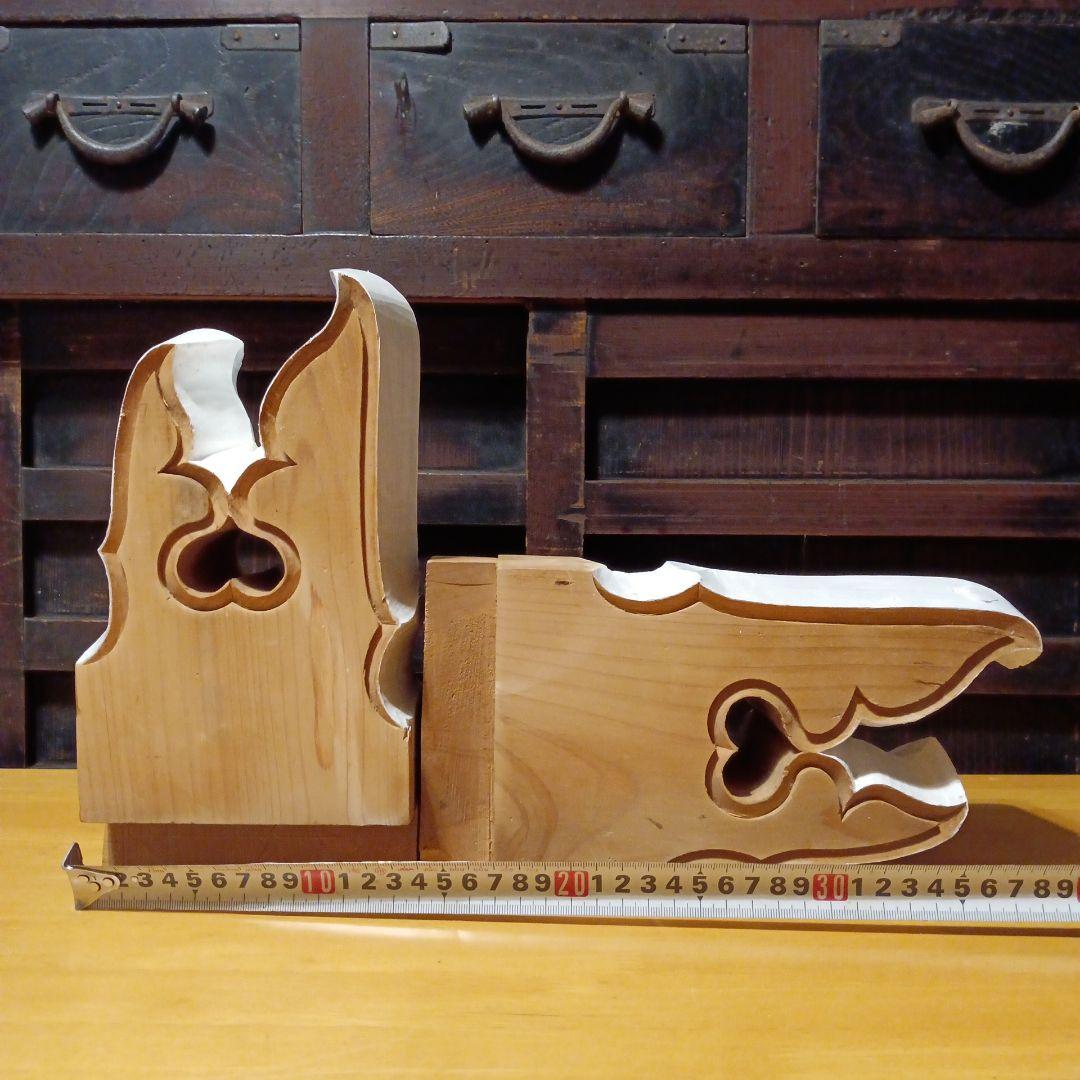 寺院建築の細部、彫刻木材、華麗な金具 オブジェ　アンティーク