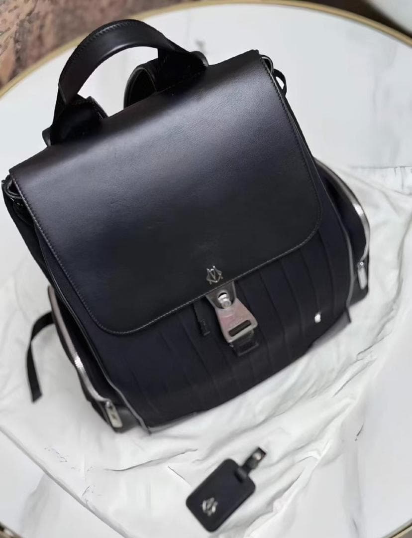 RIMOWA ストライプデザイン バックパック ブラック