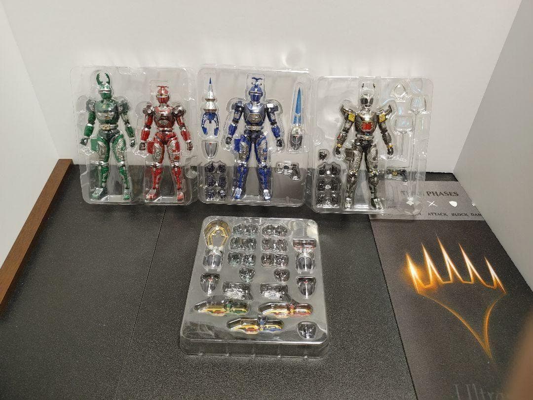 ＳＨフィギュアーツ　重甲ビーファイターセット