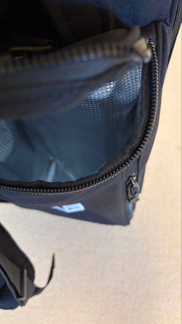 Jonesゴルフ　キャディバッグ　黒　ロゴ刺繍付