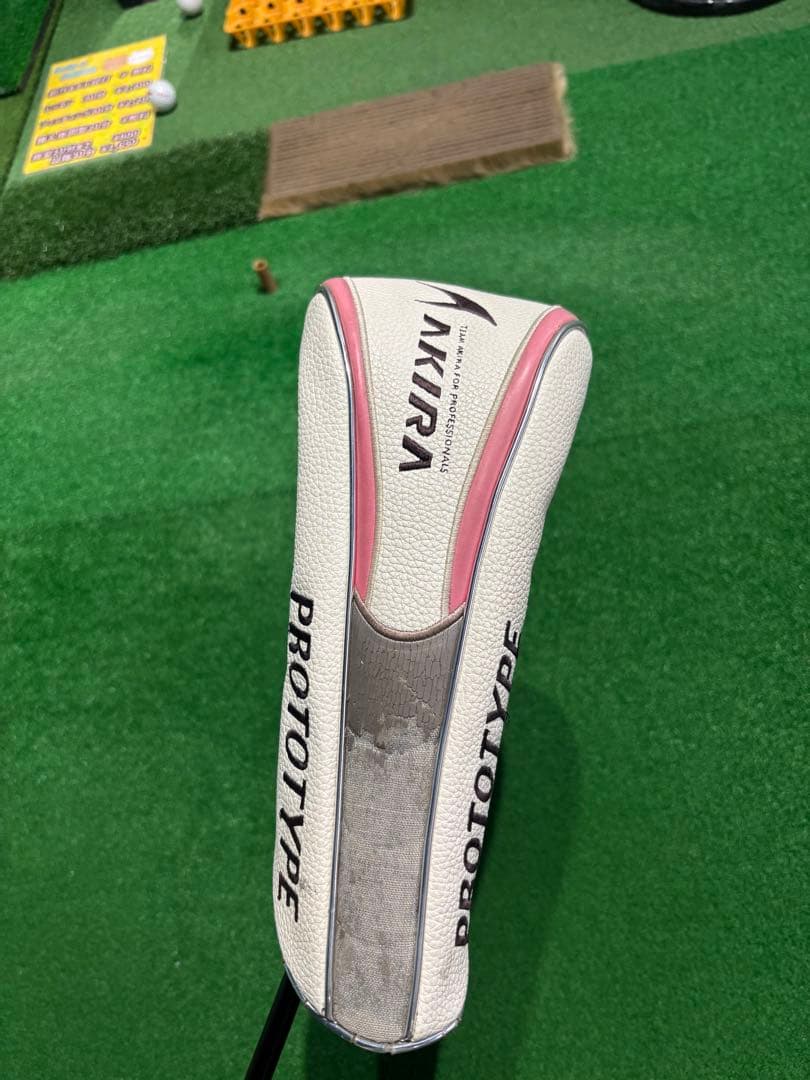 【期間限定値下げ】　AKIRA PROTOTYPE ドライバーヘッドカバー付