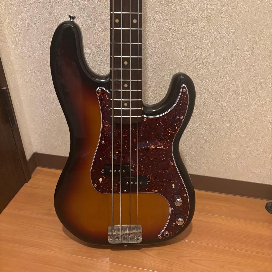 ベース Fender Japan Mod