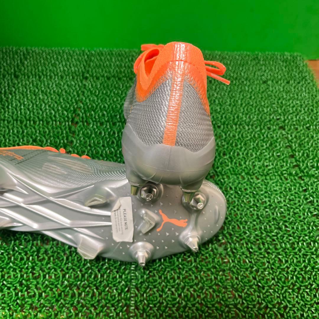 プーマ サッカースパイク ウルトラ 1.4 MXSG(シルバー×オレンジ)