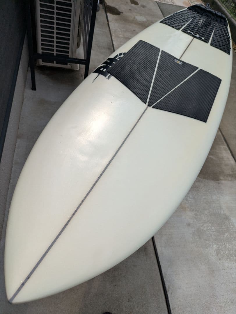 DHD フェニックス 5.5 スワローテイル ショートボード 27リッター