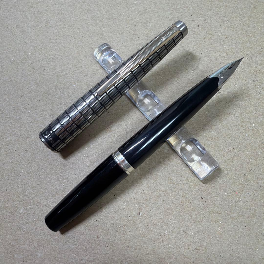 廃盤 パイロット Elite エリート 半格子 万年筆 18K 750 F 蝕刻