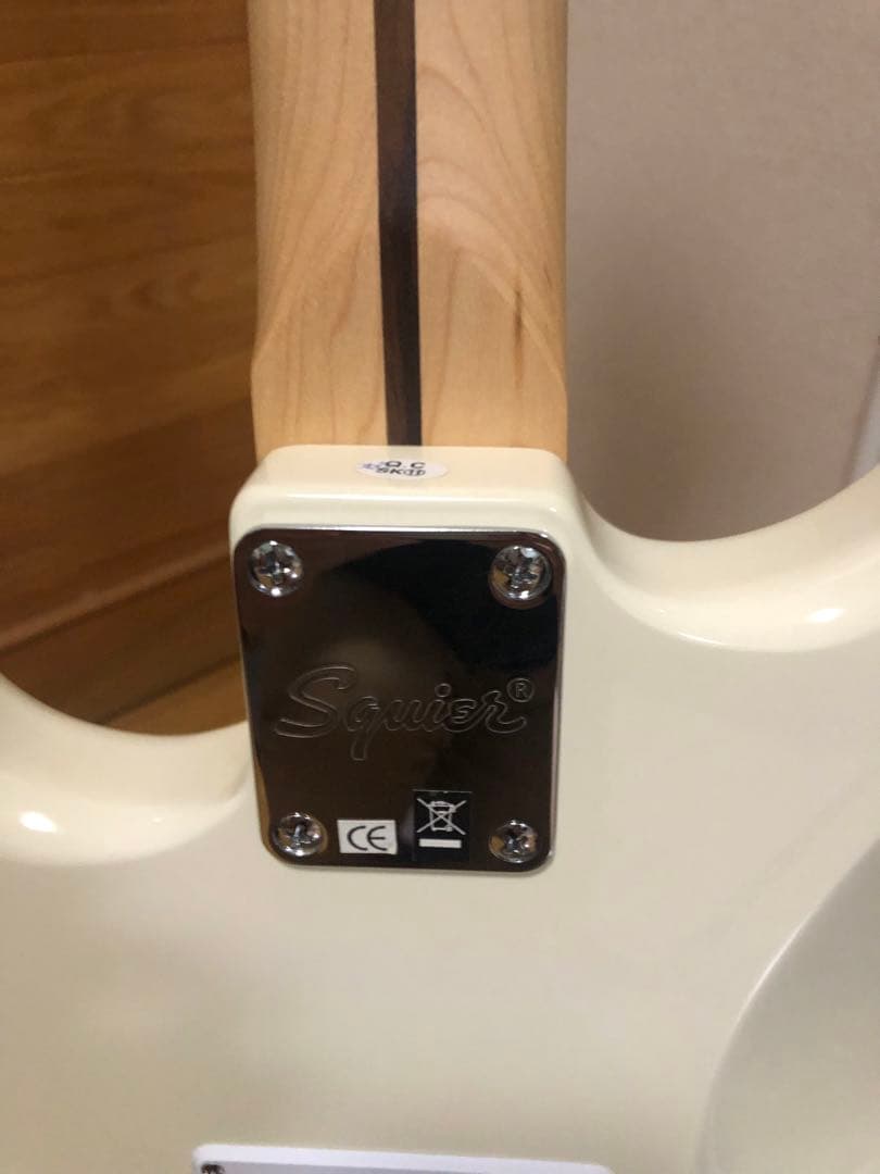 Squier Stratocaster ホワイト系